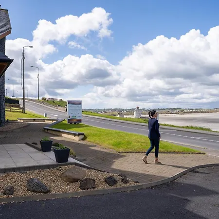 Waterfront House & Restaurant 4*