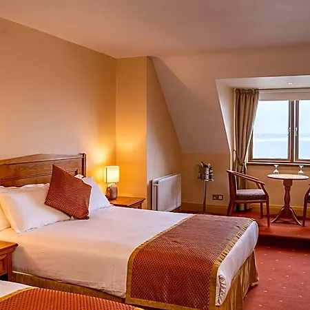 Waterfront House & Restaurant 4*