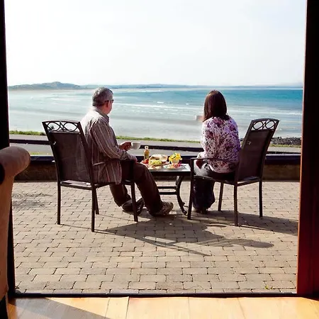 Waterfront House & Restaurant Hotel 4*