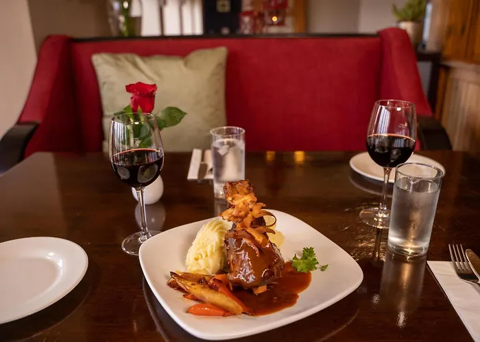 Waterfront House & Restaurant Отель 4*