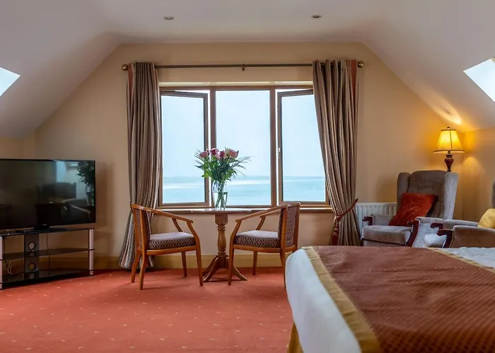 Отель Waterfront House & Restaurant 4*