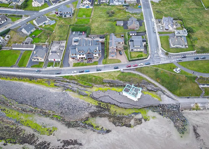 Waterfront House & Restaurant Отель 4*