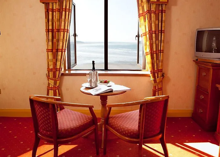 Waterfront House & Restaurant Отель