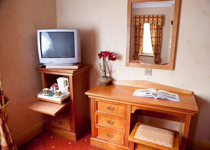 Waterfront House & Restaurant 4* Инишкрон