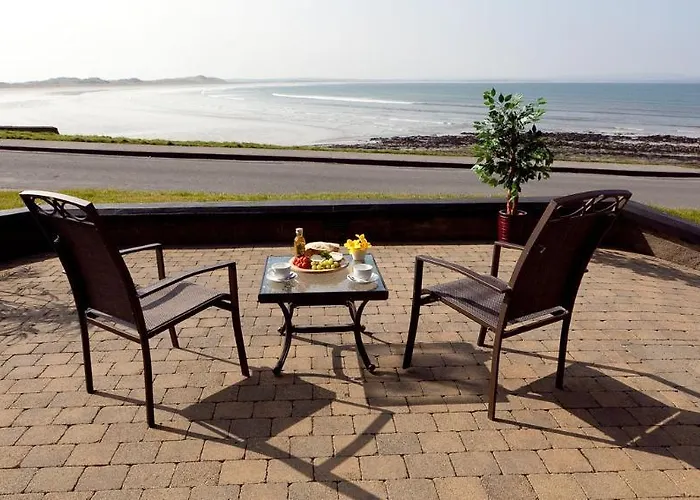 Waterfront House & Restaurant Отель